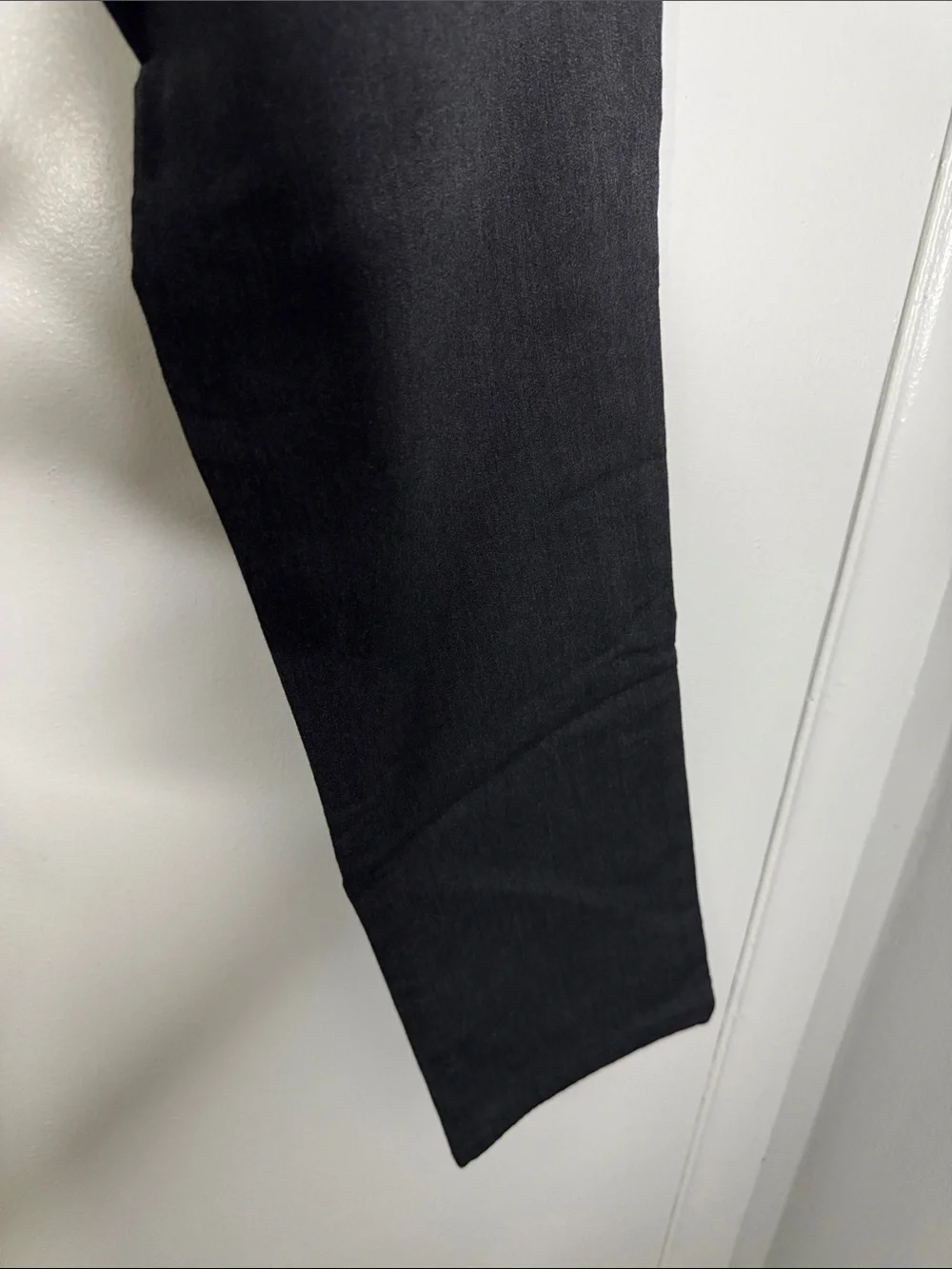 Banana Republic Men's 32x30 Dark Heather Gray Slim Traveler Pant